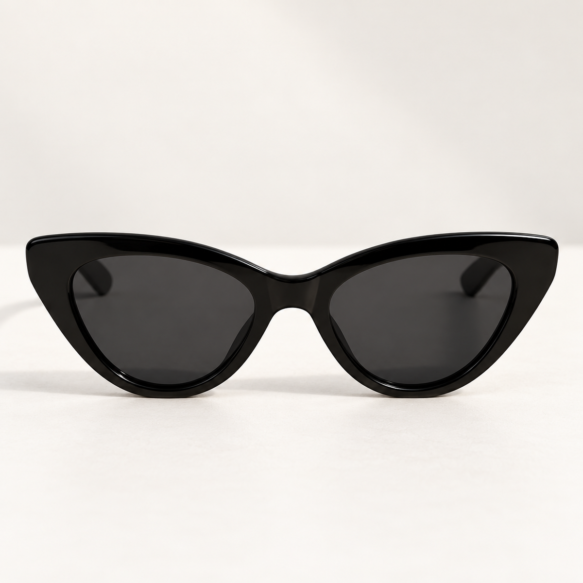 Cat Eye black front